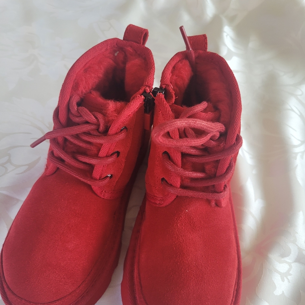 Uggs Neumel ll red boots NWT